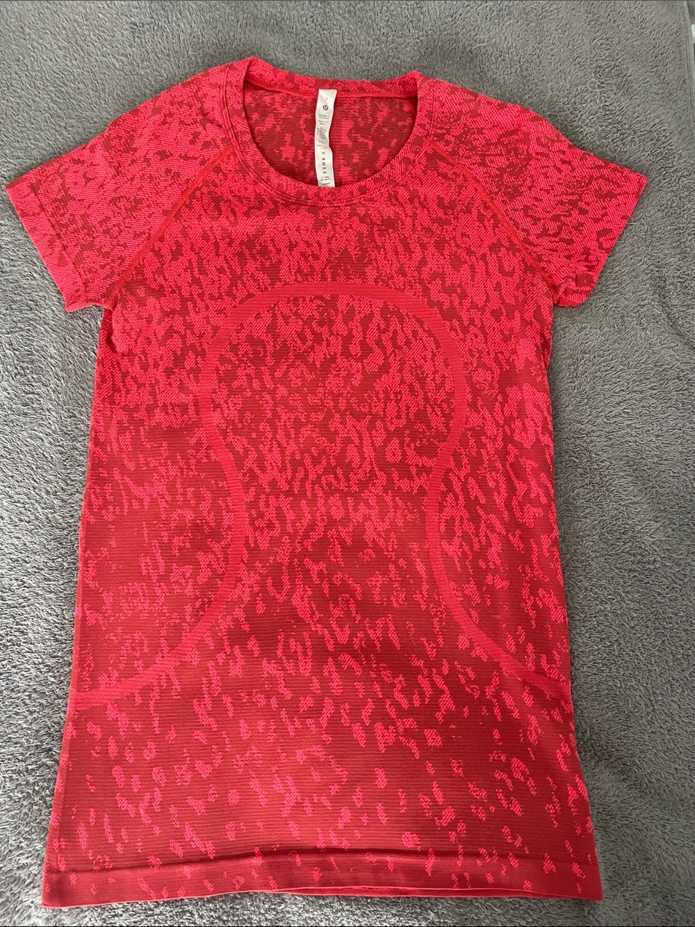 lululemon athletica Short Sleeve Seamless Top in Coral
